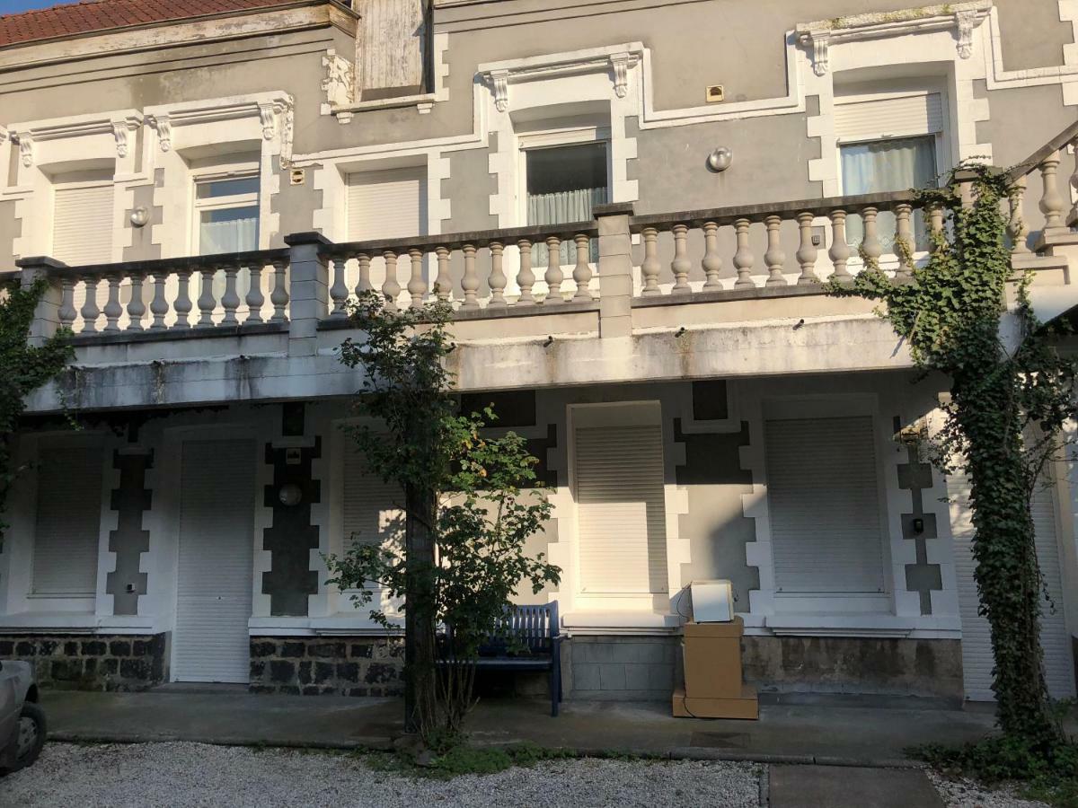 Aux Thermes Сен-Аман-лез-О Екстериор снимка